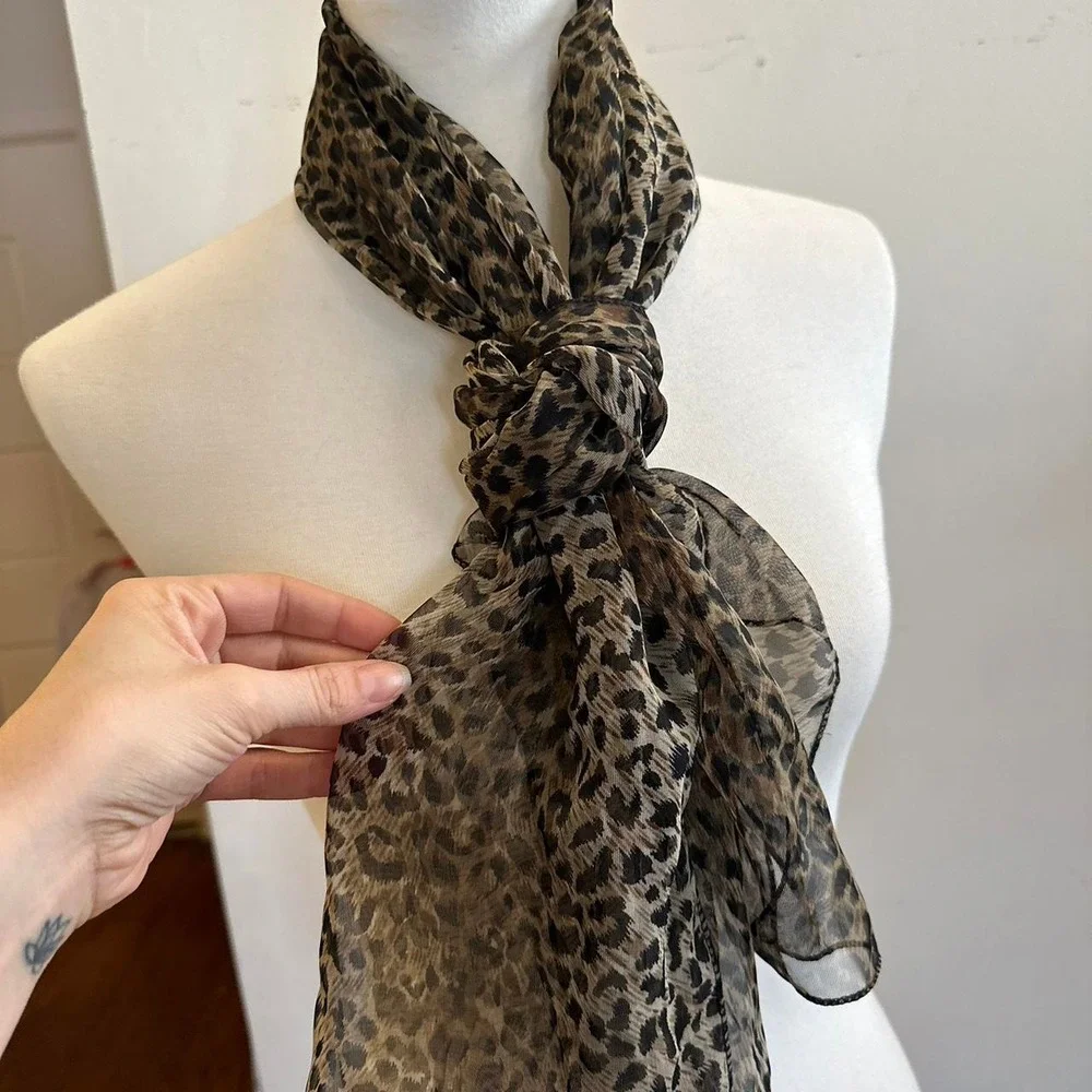 Super cute animal print scarf 💘